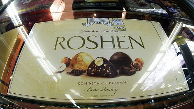 Депутаты Госдумы предложили запретить в России продажу конфет "Рошен" и водки Nemiroff